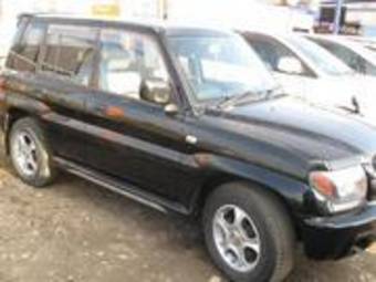 2002 Mitsubishi Pajero iO Pictures