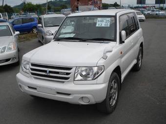 2002 Mitsubishi Pajero iO Photos