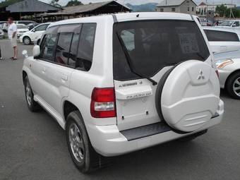 2002 Mitsubishi Pajero iO Photos