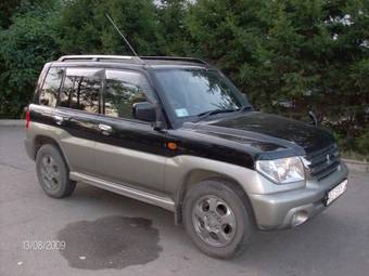 2002 Mitsubishi Pajero iO