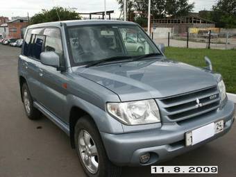 2002 Mitsubishi Pajero iO Photos