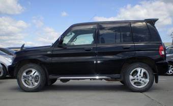 2002 Mitsubishi Pajero iO Pictures