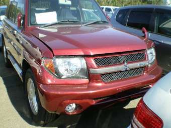 2003 Pajero iO