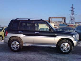 2003 Mitsubishi Pajero iO Pictures