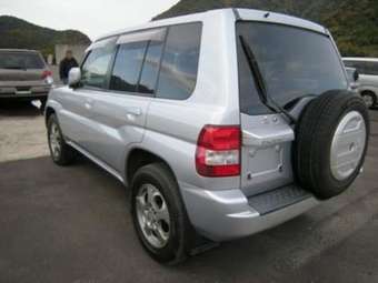 2003 Mitsubishi Pajero iO Pics