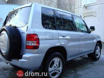 2003 Mitsubishi Pajero iO Pictures