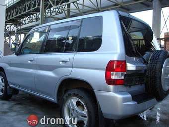 2003 Mitsubishi Pajero iO Photos