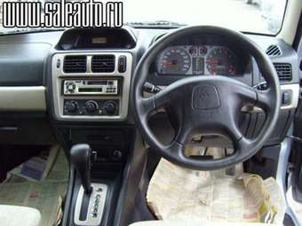 2003 Mitsubishi Pajero iO Pics