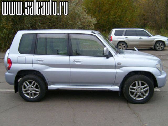 2003 Mitsubishi Pajero IO specs: mpg, towing capacity, size, photos