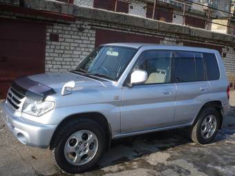 2003 Mitsubishi Pajero iO Pictures