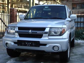 2003 Mitsubishi Pajero iO Pics