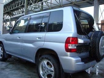 2003 Mitsubishi Pajero iO Pictures