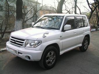 2003 Mitsubishi Pajero iO