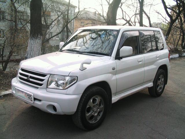 2003 Mitsubishi Pajero iO