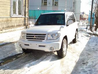 2003 Mitsubishi Pajero iO Photos