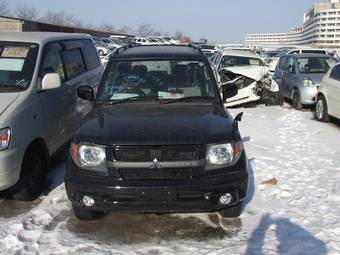 2003 Mitsubishi Pajero iO