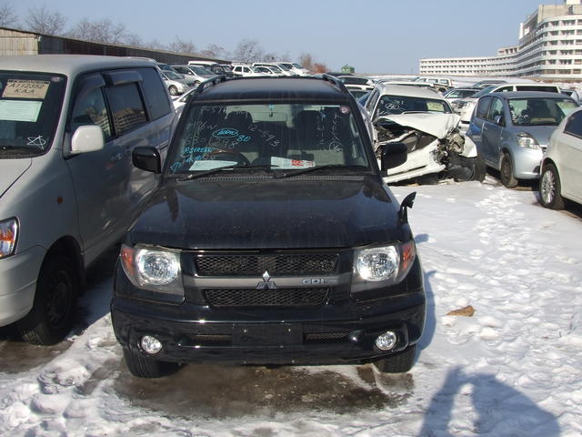 2003 Mitsubishi Pajero iO