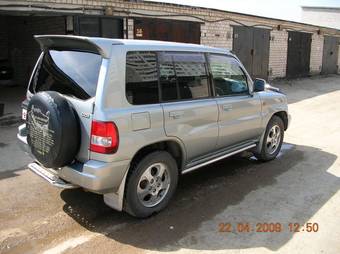 2003 Mitsubishi Pajero iO Pictures