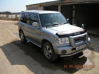 2003 Mitsubishi Pajero iO Photos