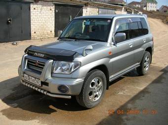 2003 Mitsubishi Pajero iO Wallpapers