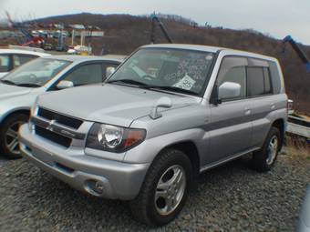 2003 Mitsubishi Pajero iO