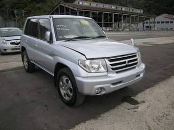 2003 Mitsubishi Pajero iO Images