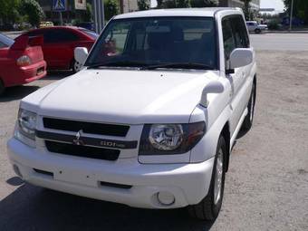 2003 Mitsubishi Pajero iO Pictures