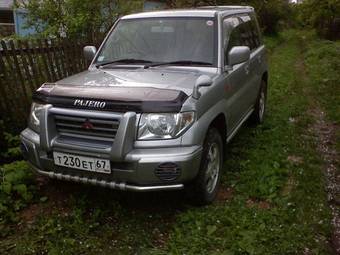 2003 Mitsubishi Pajero iO Photos