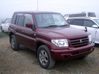 2003 Mitsubishi Pajero iO Pictures