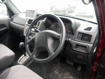 2003 Mitsubishi Pajero iO Photos