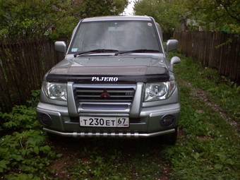 2003 Mitsubishi Pajero iO Photos