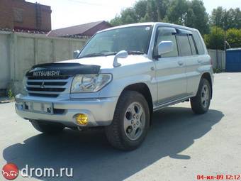 2003 Mitsubishi Pajero iO Photos