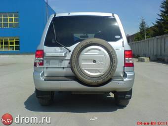 2003 Mitsubishi Pajero iO Photos