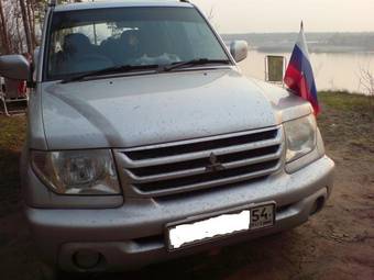 2003 Mitsubishi Pajero iO Photos