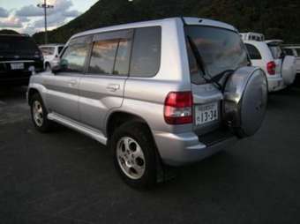 2004 Mitsubishi Pajero iO Images