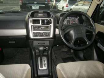 2004 Mitsubishi Pajero iO Pictures