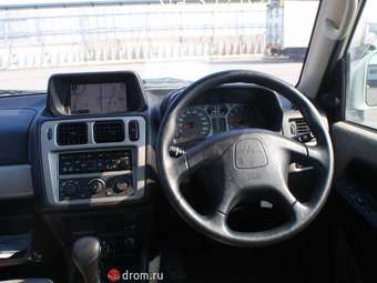 2004 Mitsubishi Pajero iO Pictures