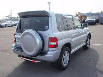 2004 Mitsubishi Pajero iO Images