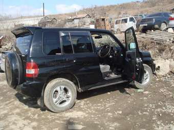 2004 Mitsubishi Pajero iO Photos