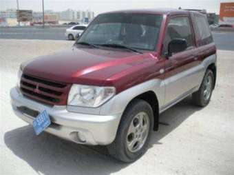 2004 Mitsubishi Pajero iO Photos