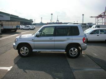 2004 Mitsubishi Pajero iO Photos