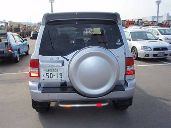 2004 Mitsubishi Pajero iO Pics