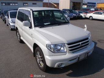 2004 Mitsubishi Pajero iO Pictures