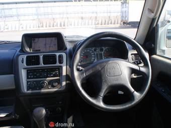 2004 Mitsubishi Pajero iO Photos