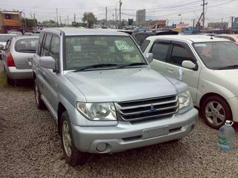 2004 Mitsubishi Pajero iO Photos