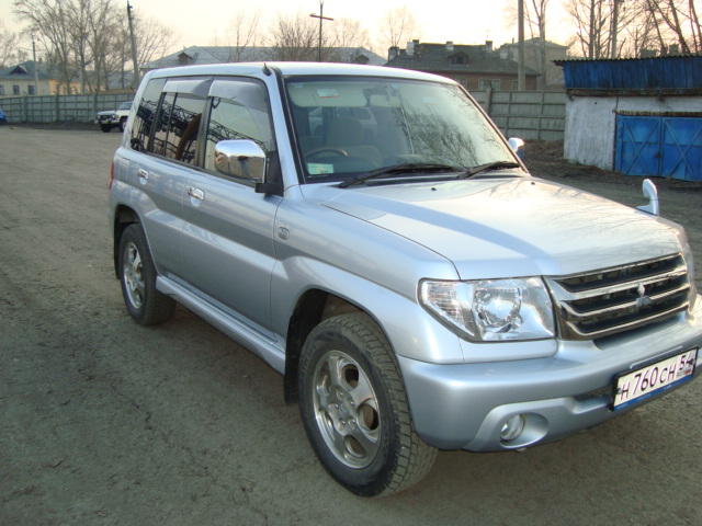 2004 Mitsubishi Pajero iO specs, Engine size 2000cm3, Fuel type ...