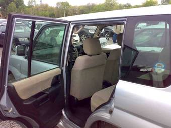 2004 Mitsubishi Pajero iO Images