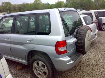 2004 Mitsubishi Pajero iO Pictures