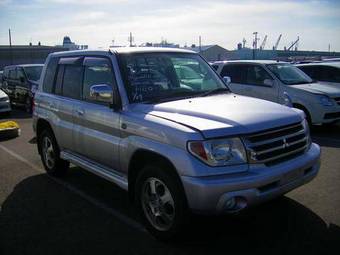 2006 Mitsubishi Pajero iO Photos