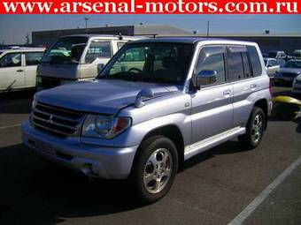 2006 Mitsubishi Pajero iO Photos